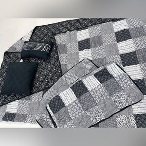 Black and White Patchwork Quilt Set
